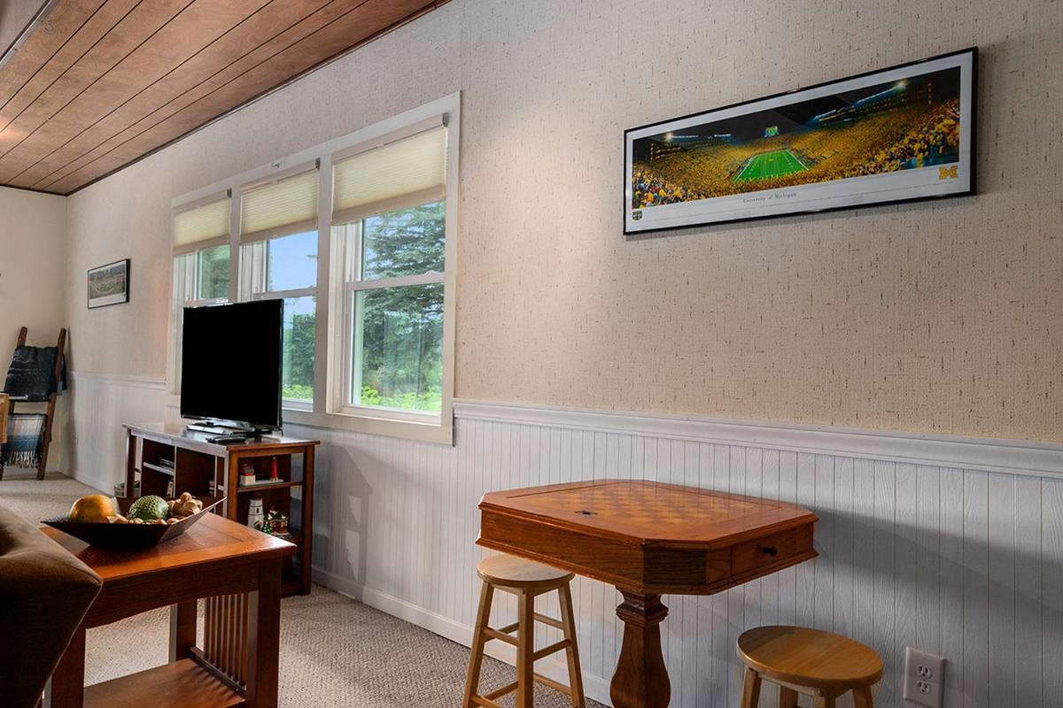 Lakeside Getaway With Dock, Firepit, Grill Newaygo Esterno foto