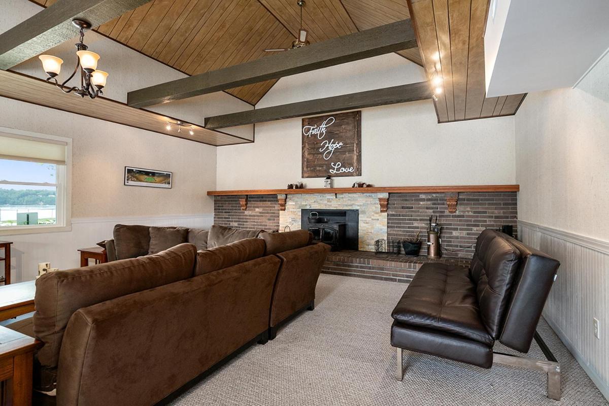 Lakeside Getaway With Dock, Firepit, Grill Newaygo Esterno foto